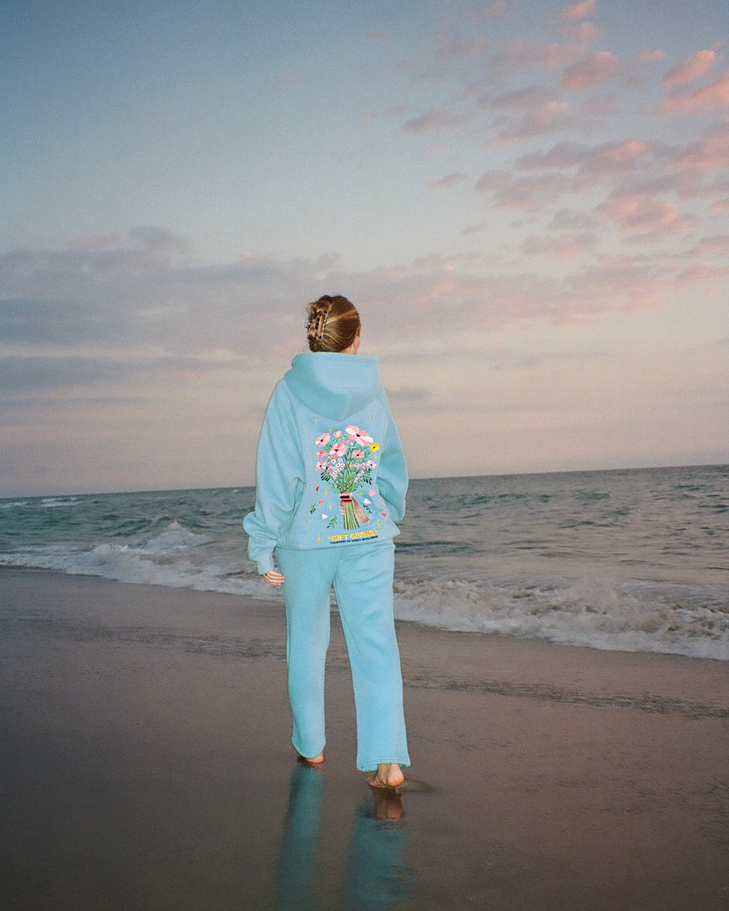 "Gift Giving" Sweatpants in Blue